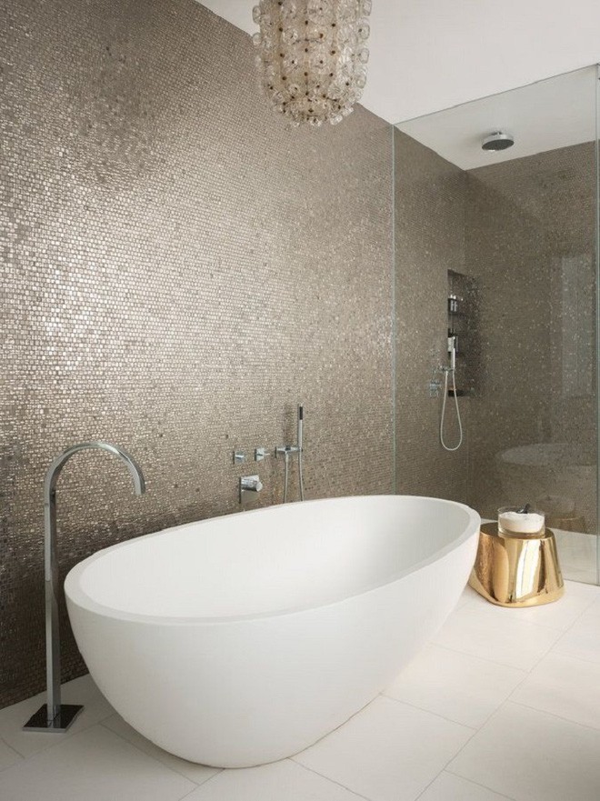 Nếu tường của bạn là chất liệu lóng lánh và bắt mắt thì sàn của bạn nên chọn màu đơn sắc cho cân bằng.