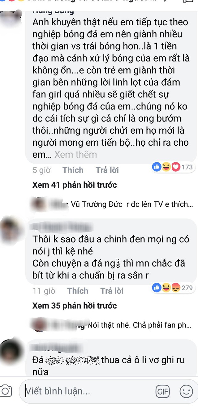 
Đức Chinh bị CĐV quá khích chỉ trích mạnh mẽ trên trang cá nhân.
