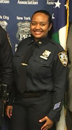 Tyeis Coppin &ndash; người bị bạn trai phản bội, đ&atilde; trả đũa bằng việc phanh phui to&agrave;n bộ c&acirc;u chuyện ngoại t&igrave;nh l&ecirc;n mạng x&atilde; hội cho cả cơ quan c&ugrave;ng biết chuyện.