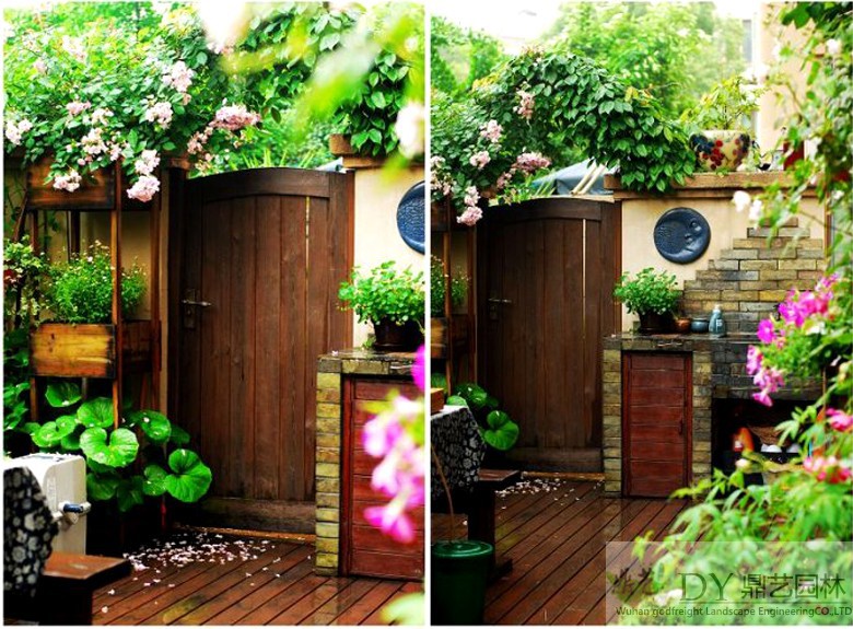 Cổng vào vườn đượm chất hoài cổ.