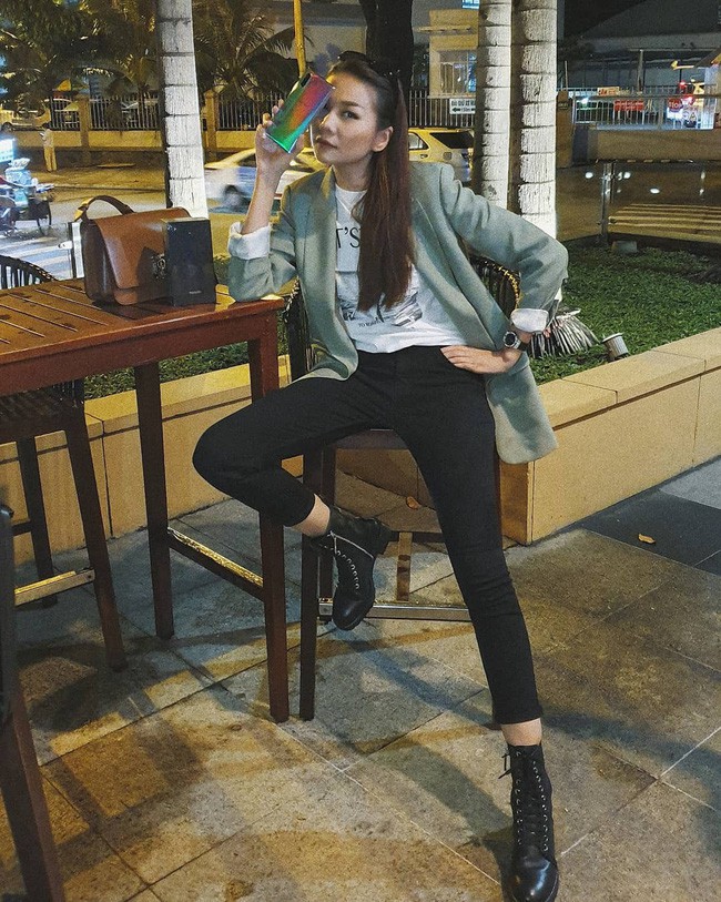 Vbiz có 3 tấm gương mặc áo blazer siêu đẹp siêu chất - Ảnh 4. Vbiz có 3 tấm gương mặc áo blazer siêu đẹp siêu chất - Ảnh 4.