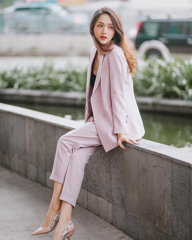 Vbiz có 3 tấm gương mặc áo blazer siêu đẹp siêu chất - Ảnh 6. Vbiz có 3 tấm gương mặc áo blazer siêu đẹp siêu chất - Ảnh 6.