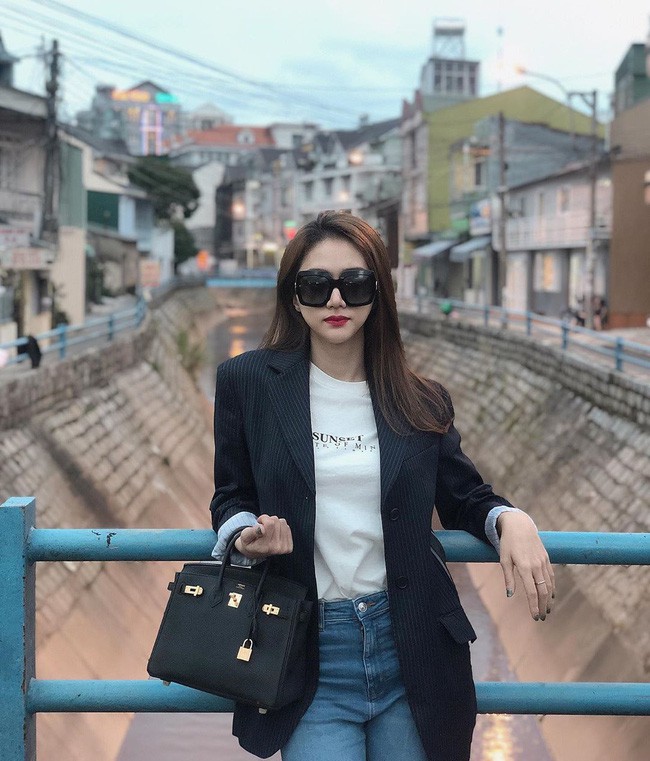 Vbiz có 3 tấm gương mặc áo blazer siêu đẹp siêu chất - Ảnh 7. Vbiz có 3 tấm gương mặc áo blazer siêu đẹp siêu chất - Ảnh 7.