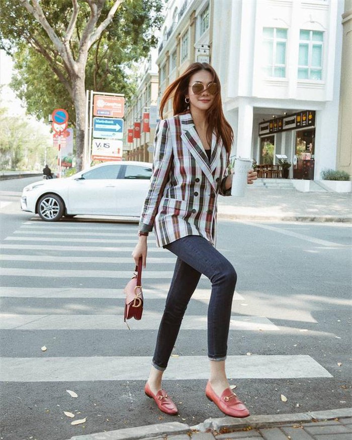 Mùa blazer đã tới, cứ học mỹ nhân này đảm bảo chị em có set đồ đẳng cấp ngay tức thì - Ảnh 3. Mùa blazer đã tới, cứ học mỹ nhân này đảm bảo chị em có set đồ đẳng cấp ngay tức thì - Ảnh 3.