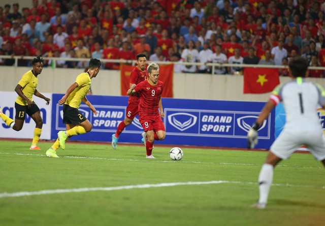 Việt Nam 1-0 Malaysia: Quang Hải ghi bàn đẳng cấp - Ảnh 16.