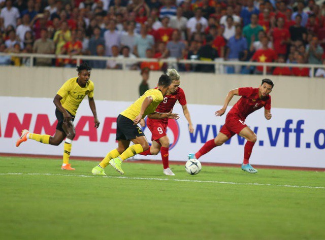 Việt Nam 1-0 Malaysia: Quang Hải ghi bàn đẳng cấp - Ảnh 18.