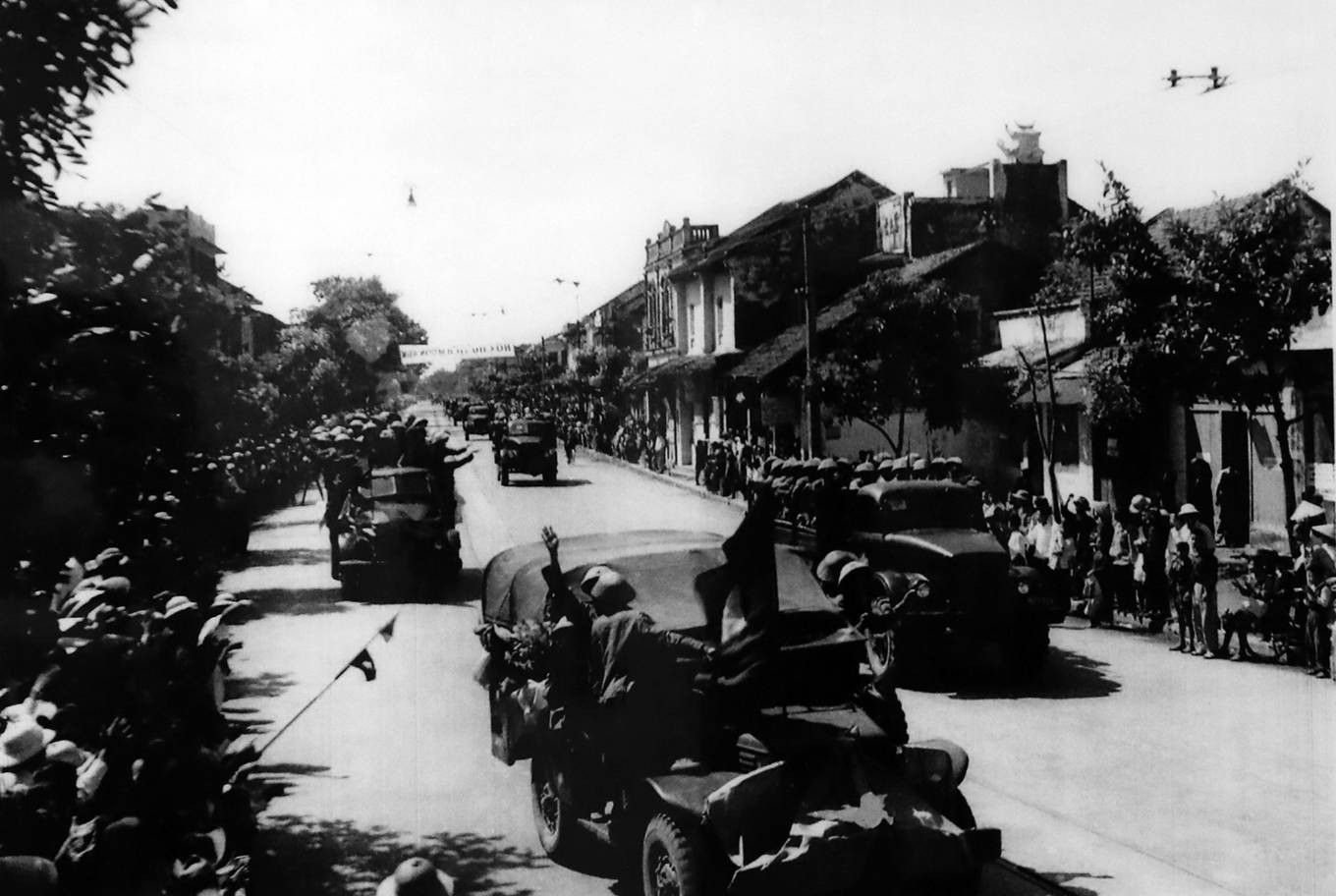 Hà Nội mùa thu 1954 - Ảnh 3. Hà Nội mùa thu 1954 - Ảnh 3.