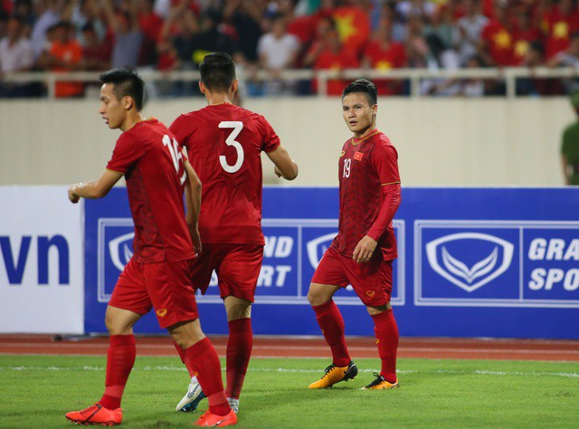 Việt Nam 1-0 Malaysia: Quang Hải ghi bàn đẳng cấp - Ảnh 10.