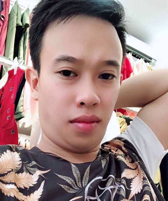 Người đàn ông kể phút lái ôtô đâm thẳng vào tên cướp tiệm vàng - Ảnh 3. Người đàn ông kể phút lái ôtô đâm thẳng vào tên cướp tiệm vàng - Ảnh 3.