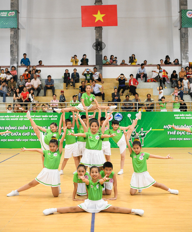 Học sinh Phú Yên tham gia hội thi thể dục và võ cổ truyền - Ảnh 1.