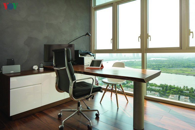 Căn hộ gây ấn tượng với chất liệu kim loại của chủ nhà kinh doanh sắt thép - Ảnh 12. Căn hộ gây ấn tượng với chất liệu kim loại của chủ nhà kinh doanh sắt thép - Ảnh 12.