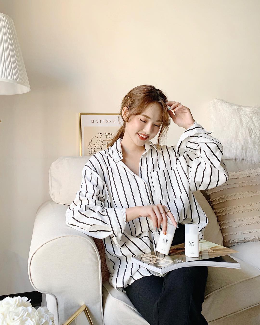 5 mẫu áo sơ mi đang chiếm sóng, chị em mau “nâng level” phong cách - Ảnh 15. 5 mẫu áo sơ mi đang chiếm sóng, chị em mau “nâng level” phong cách - Ảnh 15.