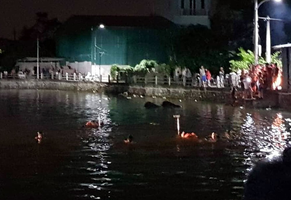 Hà Nội: Thương xót 2 bé gái bị đuối nước tử vong khi đạp vịt ở hồ nước - Ảnh 1. Hà Nội: Thương xót 2 bé gái bị đuối nước tử vong khi đạp vịt ở hồ nước - Ảnh 1.
