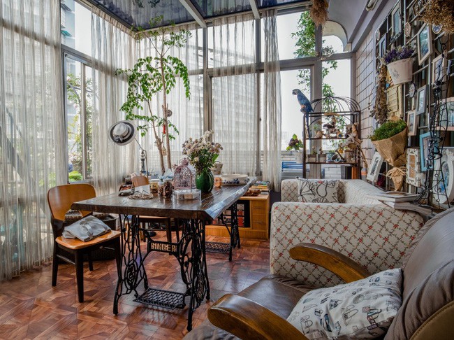 Tận dụng mái nhà bỏ hoang, người phụ nữ 45 tuổi đã biến toàn bộ không gian thành khu vườn địa đàng - Ảnh 12. Tận dụng mái nhà bỏ hoang, người phụ nữ 45 tuổi đã biến toàn bộ không gian thành khu vườn địa đàng - Ảnh 12.