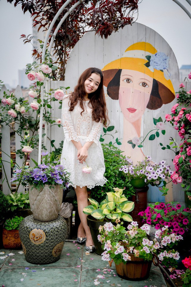 Tận dụng mái nhà bỏ hoang, người phụ nữ 45 tuổi đã biến toàn bộ không gian thành khu vườn địa đàng - Ảnh 6. Tận dụng mái nhà bỏ hoang, người phụ nữ 45 tuổi đã biến toàn bộ không gian thành khu vườn địa đàng - Ảnh 6.