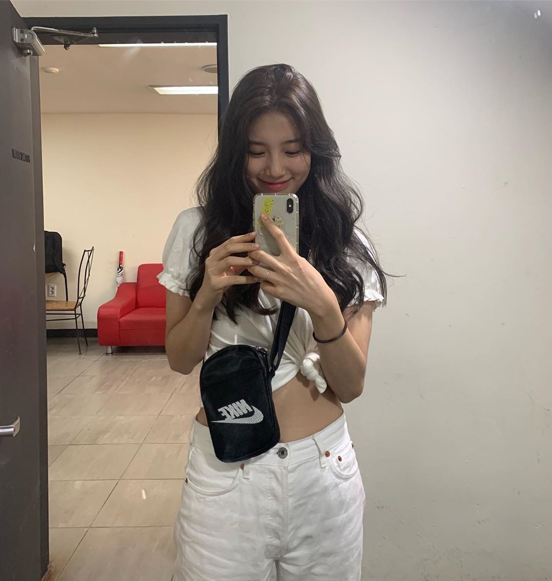 Để c&aacute;c sao H&agrave;n chỉ cho chị em 3 kiểu t&oacute;c m&aacute;i gi&uacute;p gương mặt nhỏ nhắn, thanh tho&aacute;t hơn bội phần - Ảnh 12.