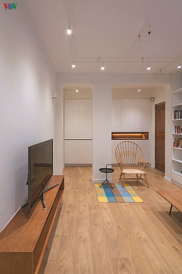 Căn chung cư cũ có thiết kế điển hình của thời bao cấp biến thành không gian sống cực kì hiện đại sau cải tạo - Ảnh 4.