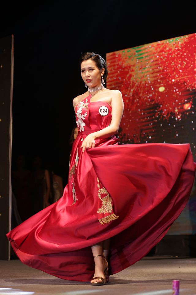  Nữ sinh năm thứ nhất đăng quang Hoa kh&ocirc;i ĐH H&agrave; Nội 2019  - Ảnh 12.