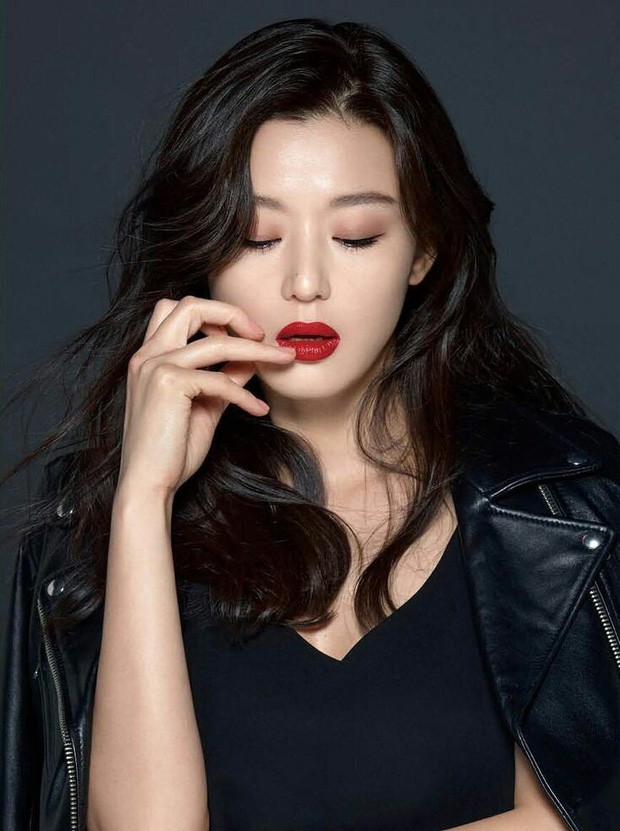 Mợ chảnh Jun Ji Hyun  sống trong căn nhà xứng với biệt danh nhưng nói đến giá thì các đại gia cũng phải lắc đầu - Ảnh 1.