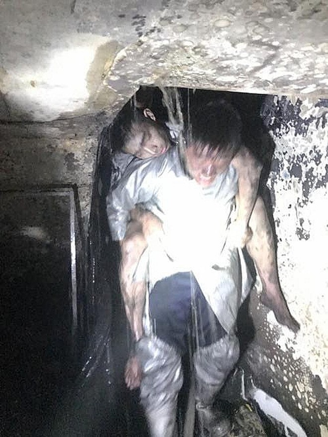 Chiến sĩ PCCC lao vào đám cháy cứu nam thanh niên 17 tuổi: Tôi không phải người hùng, vì mình tôi không thể cứu sống em ấy - Ảnh 1. Chiến sĩ PCCC lao vào đám cháy cứu nam thanh niên 17 tuổi: Tôi không phải người hùng, vì mình tôi không thể cứu sống em ấy - Ảnh 1.