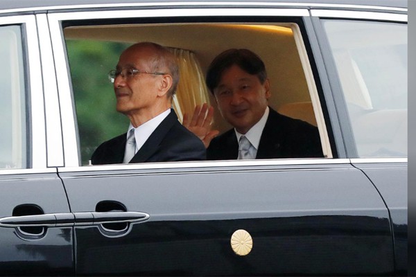 Biểu cảm trang nghiêm đầy xúc cảm của vợ chồng Nhật hoàng trong lễ đăng cơ ngày 22/10 - Ảnh 3.