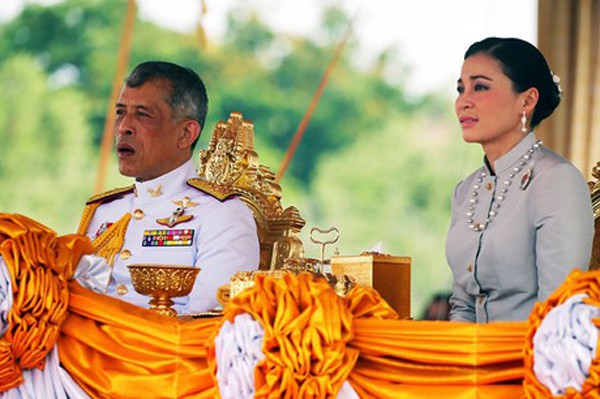Hoàng hậu - người phụ nữ quyền lực khiến Hoàng quý phi bị phế truất, thất sủng trong mắt nhà vua Thái Lan - Ảnh 5.
