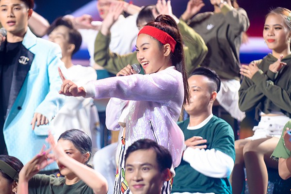 Khánh An đoạt vé may mắn vào chung kết The Voice Kids 2019 - Ảnh 1.