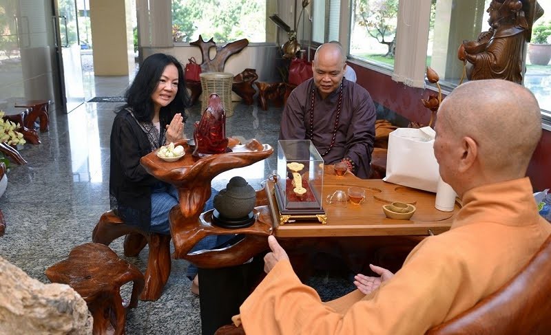 Những người vợ hậu phương kín tiếng của các tỷ phú Việt - Ảnh 3. Những người vợ hậu phương kín tiếng của các tỷ phú Việt - Ảnh 3.