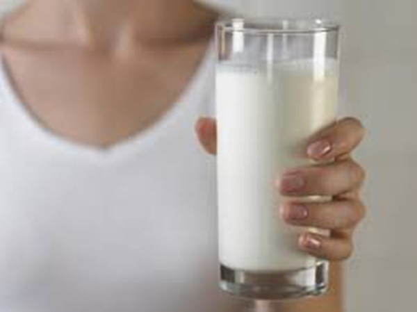 Sữa thành... thuốc độc, gây ung thư và nhiều bệnh khác khi uống theo cách này - Ảnh 4.