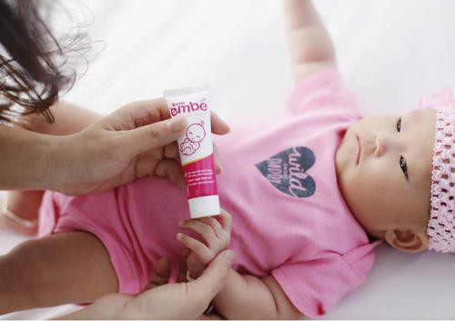 Cách trị mụn sữa ở trẻ sơ sinh để da con luôn trơn láng, mịn màng  - Ảnh 3.