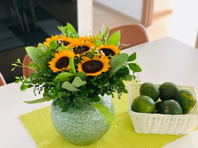 Bếp nhỏ nhưng rộng thênh thang nhờ bí quyết cất giấu đồ đạc khéo léo trong từng ngăn tủ của mẹ đảm Hà Nội - Ảnh 3. Bếp nhỏ nhưng rộng thênh thang nhờ bí quyết cất giấu đồ đạc khéo léo trong từng ngăn tủ của mẹ đảm Hà Nội - Ảnh 3.