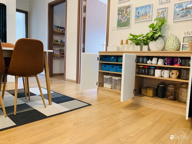 Bếp nhỏ nhưng rộng thênh thang nhờ bí quyết cất giấu đồ đạc khéo léo trong từng ngăn tủ của mẹ đảm Hà Nội - Ảnh 8. Bếp nhỏ nhưng rộng thênh thang nhờ bí quyết cất giấu đồ đạc khéo léo trong từng ngăn tủ của mẹ đảm Hà Nội - Ảnh 8.