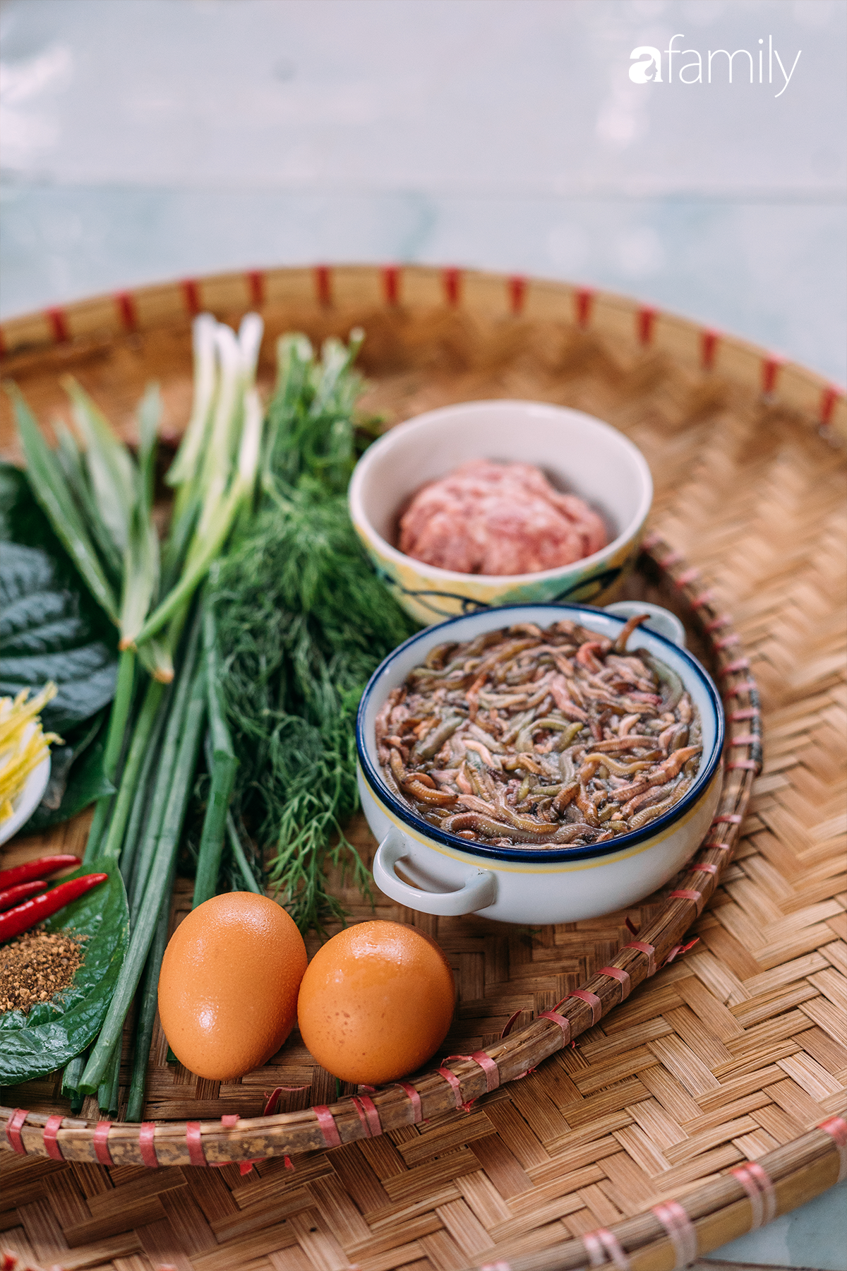 Rươi - báu vật ruộng đồng và văn hóa đi ăn rươi đi mỗi khi lạnh trời của người Hà Nội - Ảnh 14. Rươi - báu vật ruộng đồng và văn hóa đi ăn rươi đi mỗi khi lạnh trời của người Hà Nội - Ảnh 14.