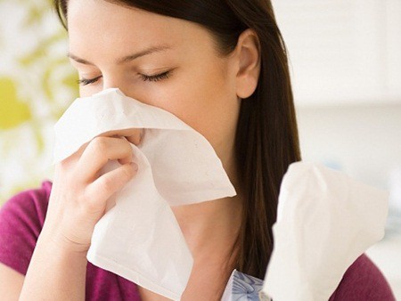 Dấu hiệu cảnh báo bạn bị viêm mũi dị ứng, lưu ý cách chăm sóc để phòng bệnh khi thời tiết thay đổi - Ảnh 2.