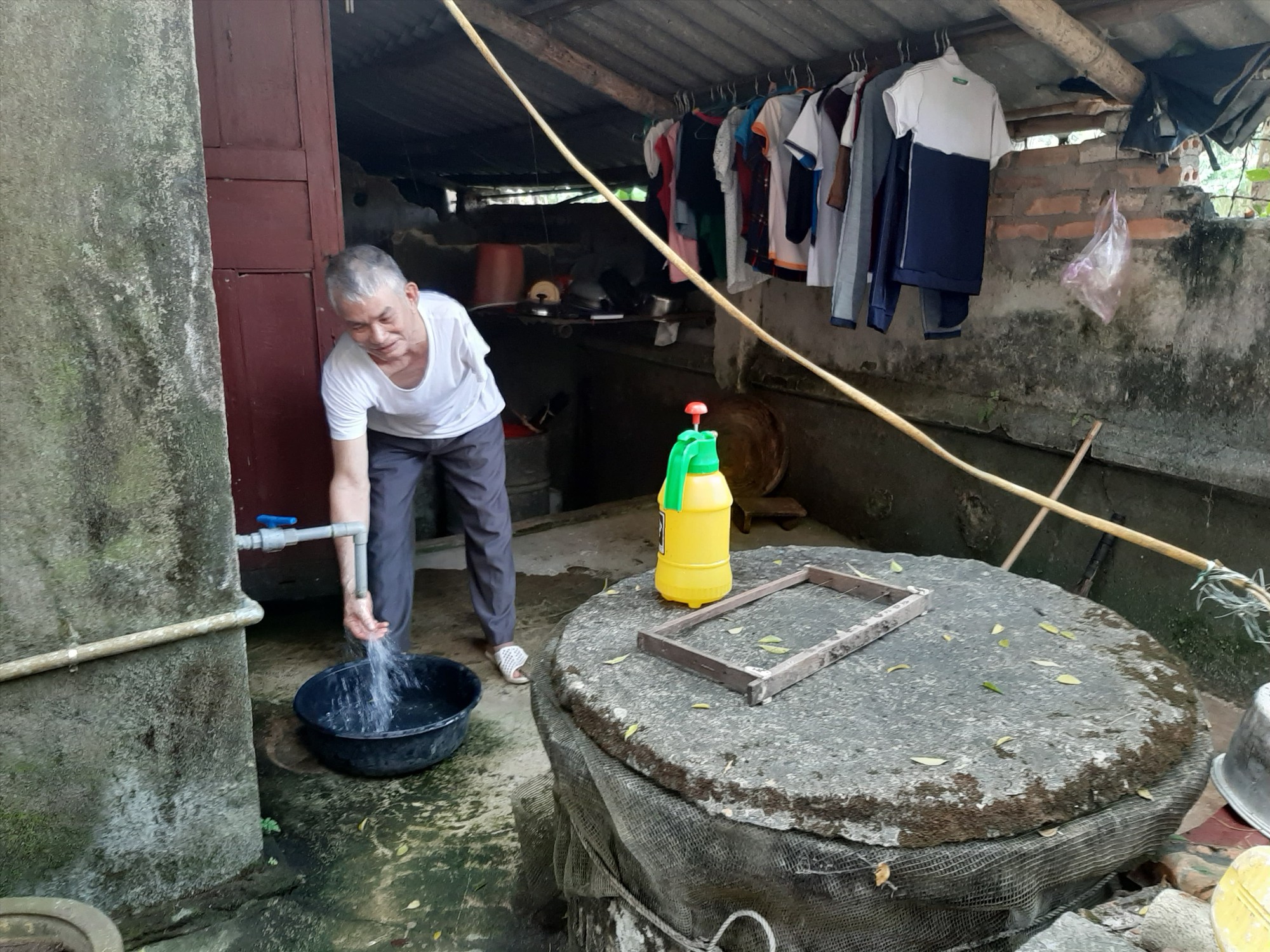 Những hình ảnh nhà cửa nhếch nhác, sập xệ trong lòng di tích Lam Kinh - Ảnh 5.