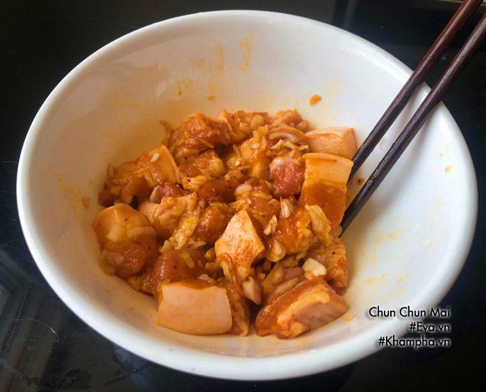  Thịt ba chỉ kho dưa cải chua khiến cơm nấu bao nhi&ecirc;u cũng hết  - Ảnh 3.