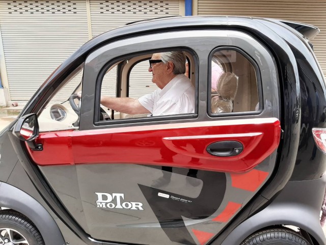 Xe ô tô chạy bằng điện có giá 75 triệu đồng của Thái đang “hot” nhất MXH - Ảnh 8.