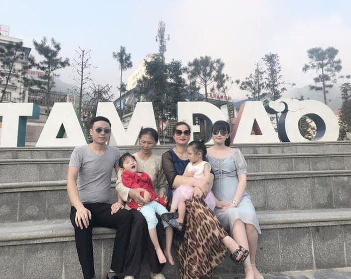 Cuộc sống của 2 em b&eacute; d&acirc;n tộc được nhận nu&ocirc;i khi mang bệnh b&acirc;y giờ ra sao? - Ảnh 5.