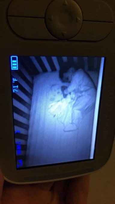 Lắp camera phòng ngủ của con nhỏ, bố mẹ hoảng hồn khi nhìn thấy hình ảnh máy quay thu được - Ảnh 6.