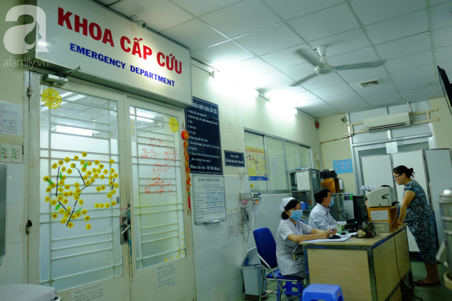TP.HCM: Nhắc nhở bệnh nhi nhường chỗ cho người khác, nữ điều dưỡng Bệnh viện Nhi Đồng 1 bị cha cháu bé hành hung - Ảnh 2. TP.HCM: Nhắc nhở bệnh nhi nhường chỗ cho người khác, nữ điều dưỡng Bệnh viện Nhi Đồng 1 bị cha cháu bé hành hung - Ảnh 2.