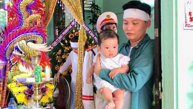Trung úy công an tử vong khi truy bắt trộm: Nhói lòng cảnh con nhỏ mất cha - Ảnh 4. Trung úy công an tử vong khi truy bắt trộm: Nhói lòng cảnh con nhỏ mất cha - Ảnh 4.