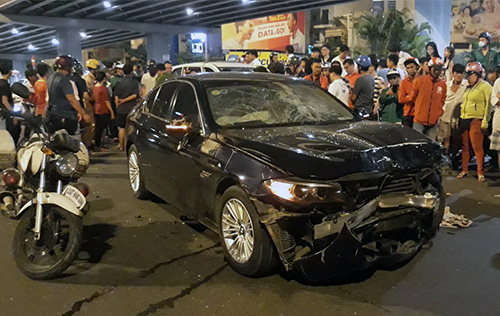 Sau vụ xe Mercedes gây tai nạn kinh hoàng: Cần ban hành luật cấm giày cao gót khi điều khiển ôtô? - Ảnh 3.