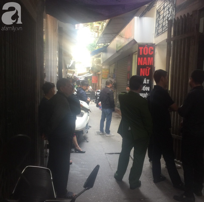 Hà Nội: Người phụ nữ tự vẫn tại nhà riêng, nghi do túng quẫn - Ảnh 2. Hà Nội: Người phụ nữ tự vẫn tại nhà riêng, nghi do túng quẫn - Ảnh 2.