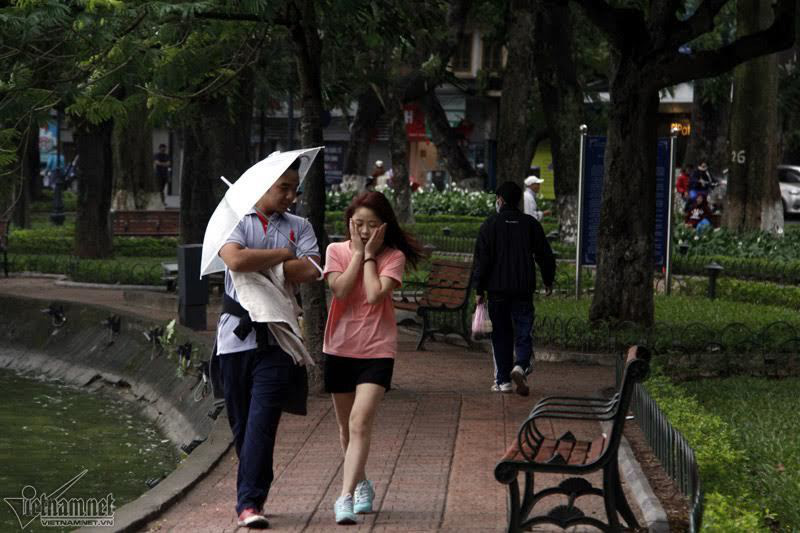 Dự báo thời tiết 24/11, Hà Nội tăng nhiệt trước khi đón gió mùa - Ảnh 1. Dự báo thời tiết 24/11, Hà Nội tăng nhiệt trước khi đón gió mùa - Ảnh 1.