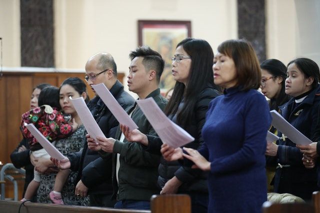 Người Việt ở London tổ chức cầu nguyện cho 39 người chết tại Essex - Ảnh 2.