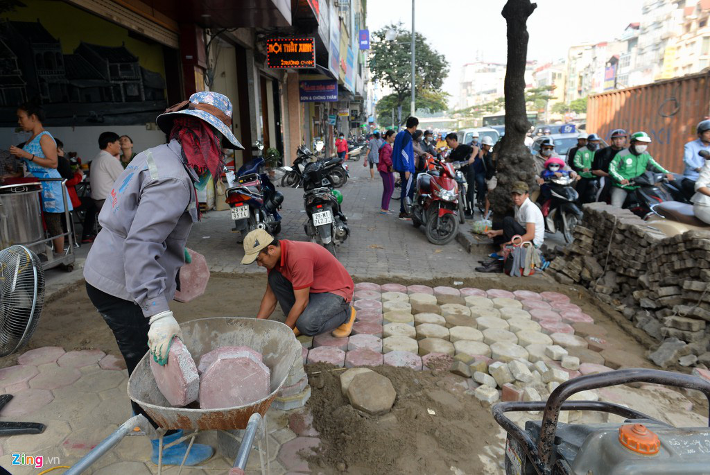 Chục nghìn người nhúc nhích ở đường Trường Chinh vì xe tải hỏng - Ảnh 9. Chục nghìn người nhúc nhích ở đường Trường Chinh vì xe tải hỏng - Ảnh 9.