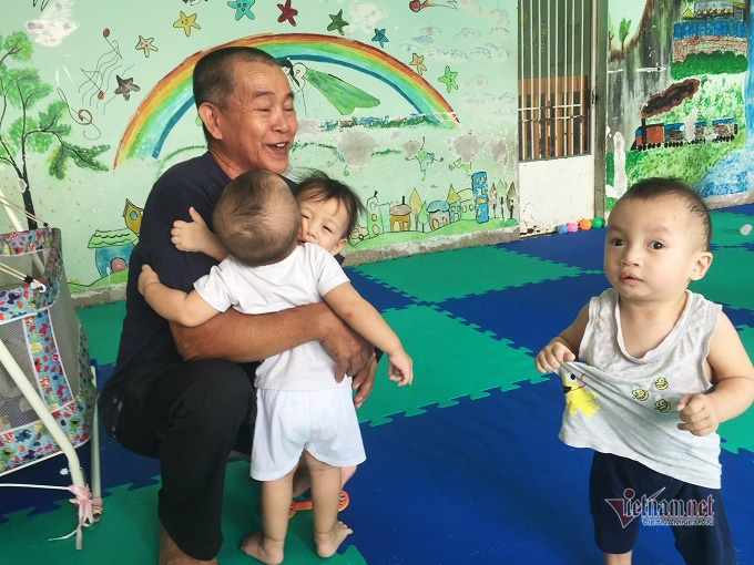 Người đàn ông Sài Gòn tặng cơ ngơi 100 tỷ, xây thêm nhà nuôi trẻ mồ côi - Ảnh 1.