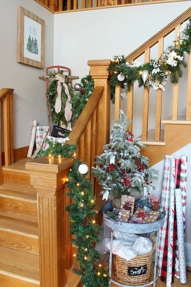 Trang trí cầu thang lung linh dịp Giáng sinh - Ảnh 6.