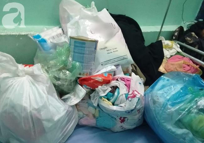 Bé gái Kon Tum nghi bị mẹ bỏ xuống hố phân sâu suy hô hấp, dạ dày còn máu và kiến cắn nhiều - Ảnh 6. Bé gái Kon Tum nghi bị mẹ bỏ xuống hố phân sâu suy hô hấp, dạ dày còn máu và kiến cắn nhiều - Ảnh 6.