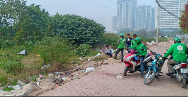 Hà Nội : Người dân hốt hoảng phát hiện xác thai nhi bọc trong túi ni lông ở bãi rác - Ảnh 1.